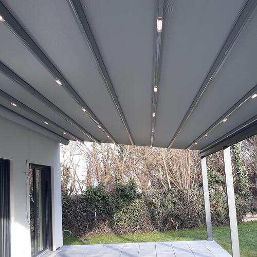 Pergola Innenansicht Beleuchtung