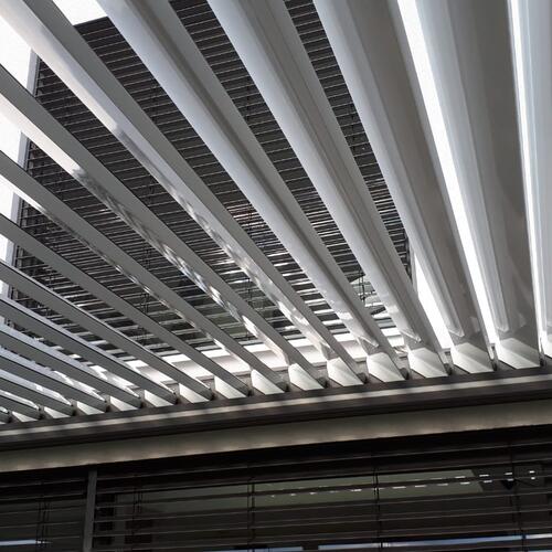 Lamellendach mit Kipplamellen