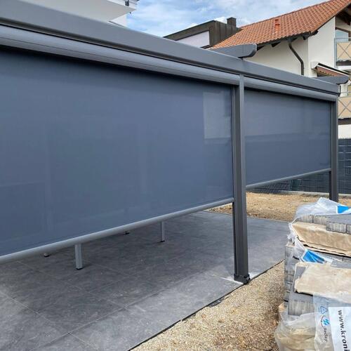 Pergola mit Zip Senkrechtmarkisen